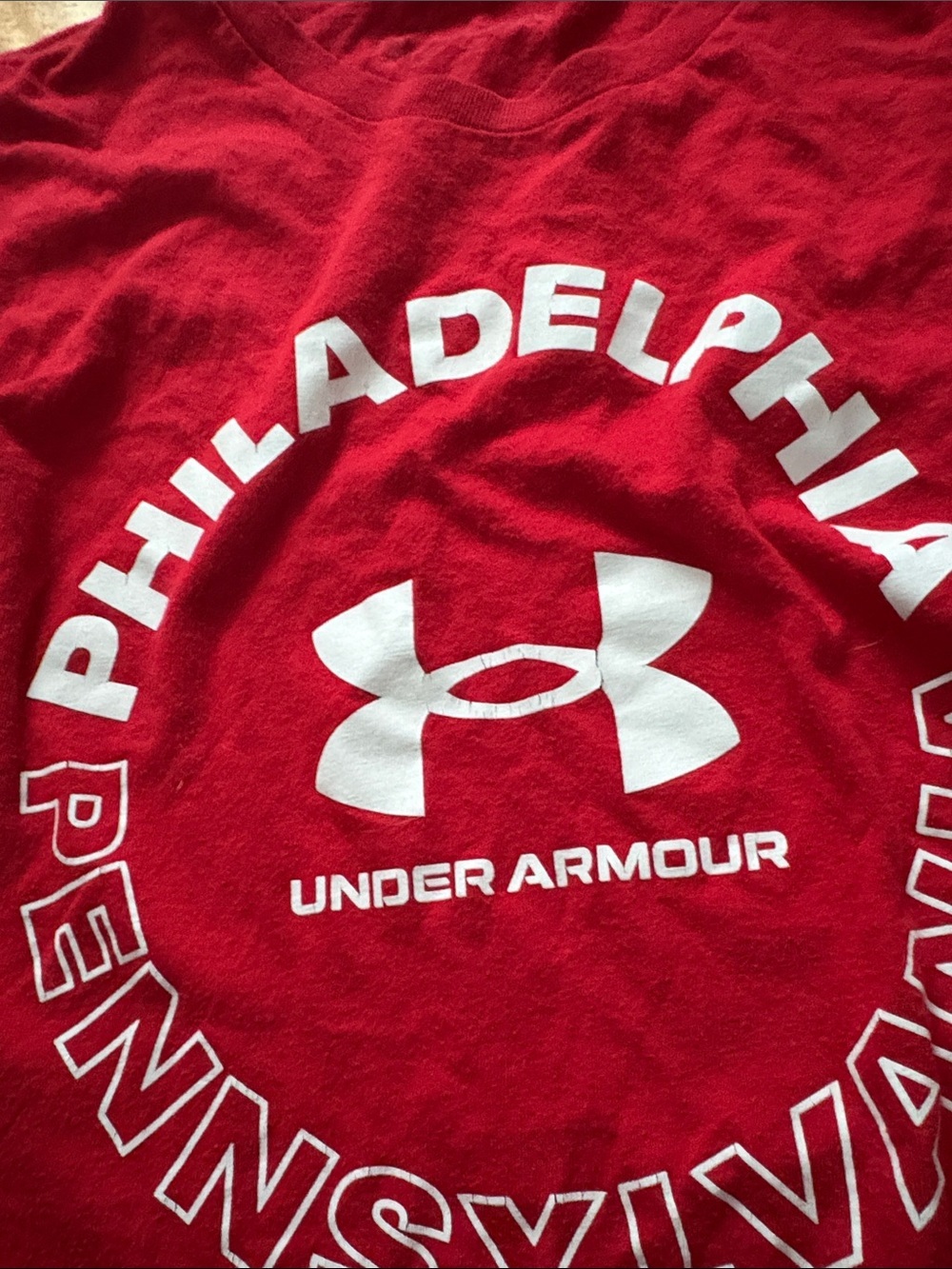 Under Armour Men’s Red Philadelphia Pennsylvania Logo Tee - Picture 3 of 6